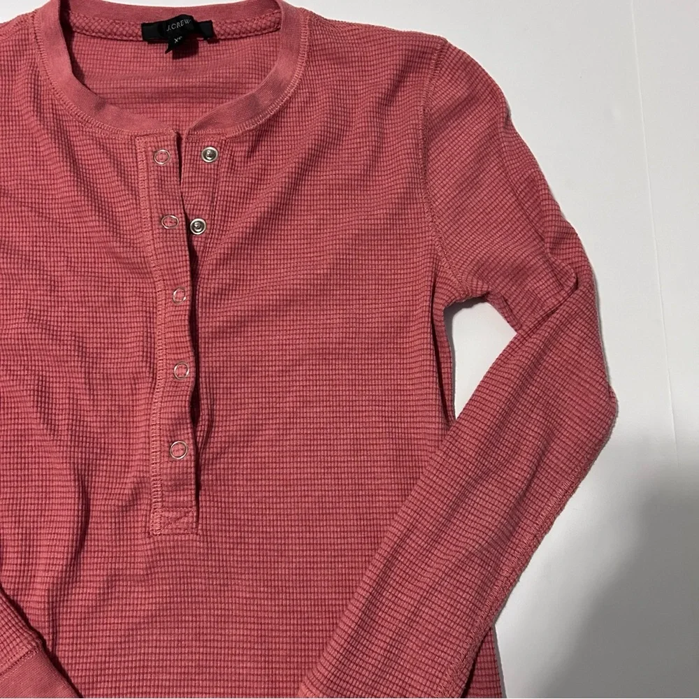 J. Crew Women’s Lightweight Waffle Henley Top Button Up Base Layer Coral Pink XS - Picture 5 of 16